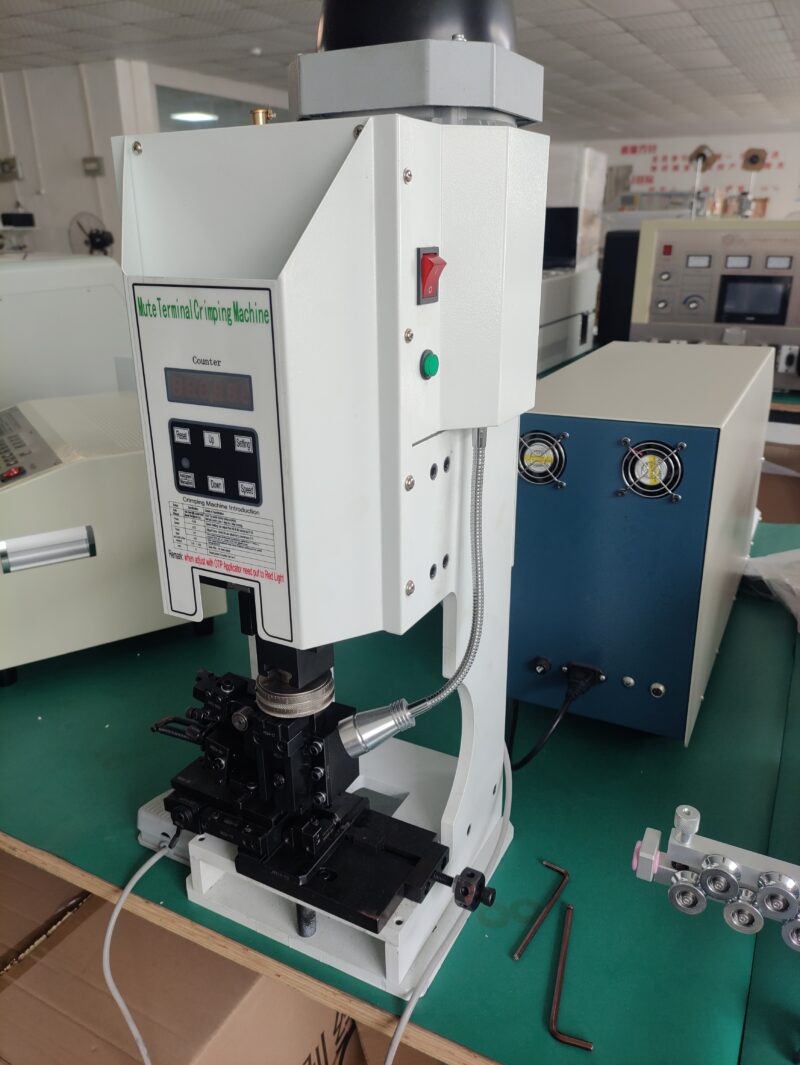 Euro Applicator Compatible Electrical Crimper