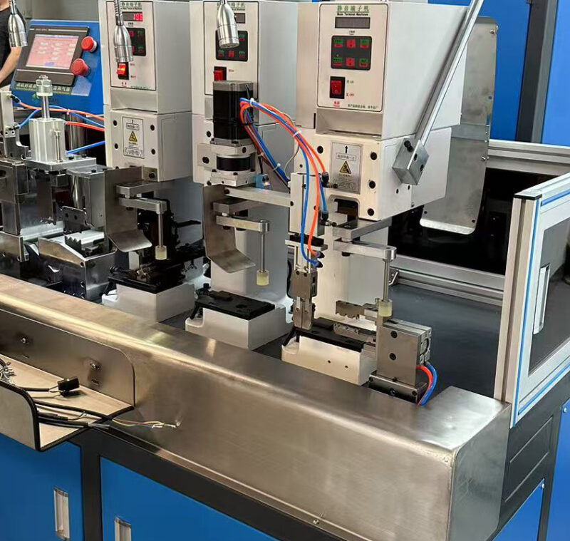 Semi Automatic Multi Core Wire Stripping Crimping Machine for 0.5-6mm² | Different Terminal & Lengths on 3-Core Wire