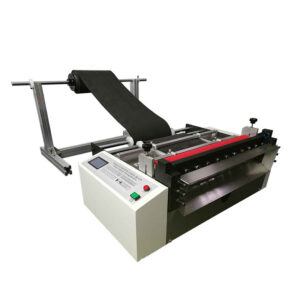 Automatic cutting machine for belt